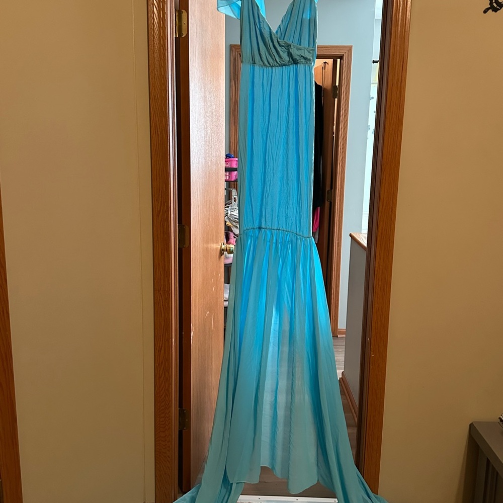 Elegant Blue Evening Gown